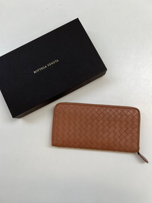 Bottega Veneta Zip around Wallet